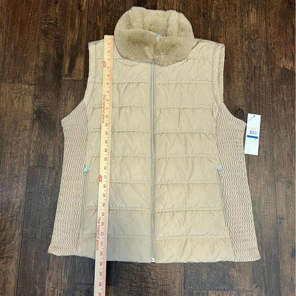 NWT Calvin Klein Tan Quilted Vest with Faux Fur Collar Size Women’s XL Color Tan - Picture 12 of 12